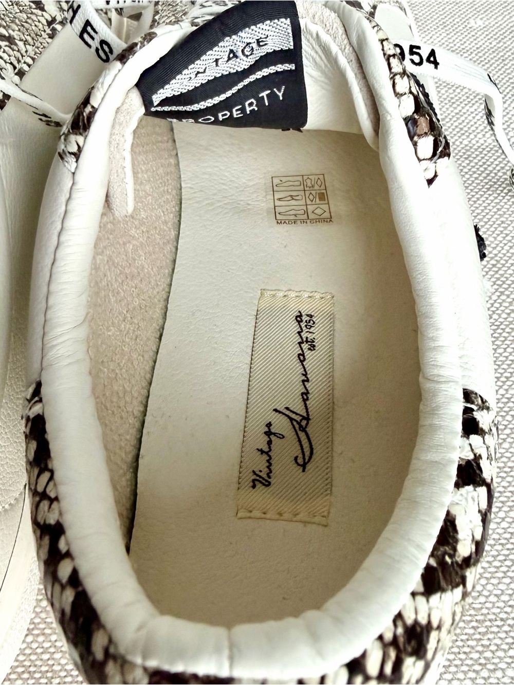 NWOT Women’s Vintage Havana Jordy White Snake Multi Sneaker Size US 9 - Picture 9 of 15